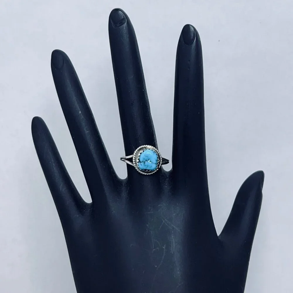 Silver Tone And Faux Turquois Statement Ring (R366) - Picture 1 of 7